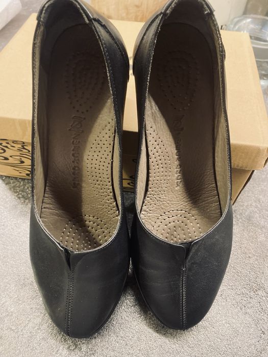 Черни кожени обувки 38 номер