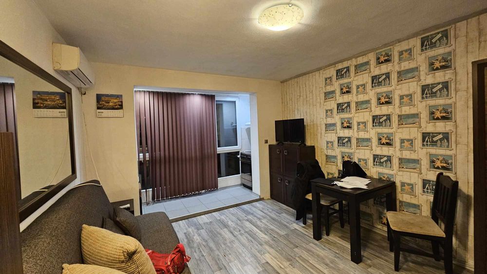 Дава се под наем Едностаен апартамент в Варна, Лятно кино Тракия - 32 кв.м за 204 € - Снимка #1