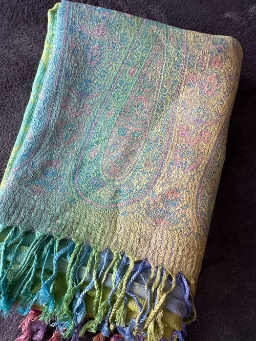 Eșarfă elegantă. Viscoză