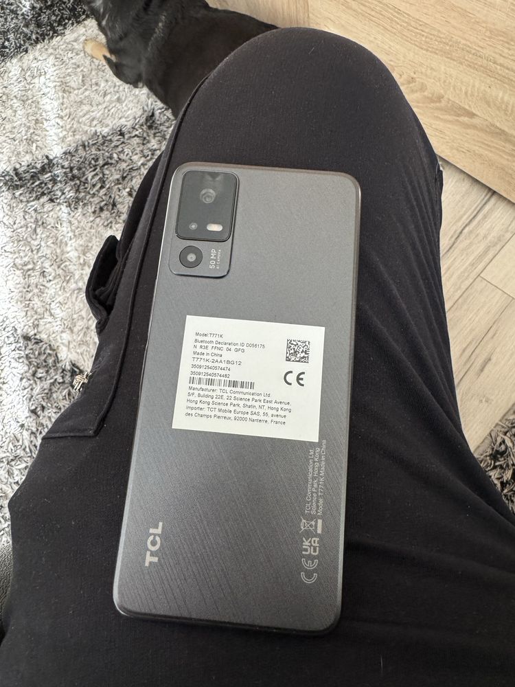 Телефон TCL 40 SE