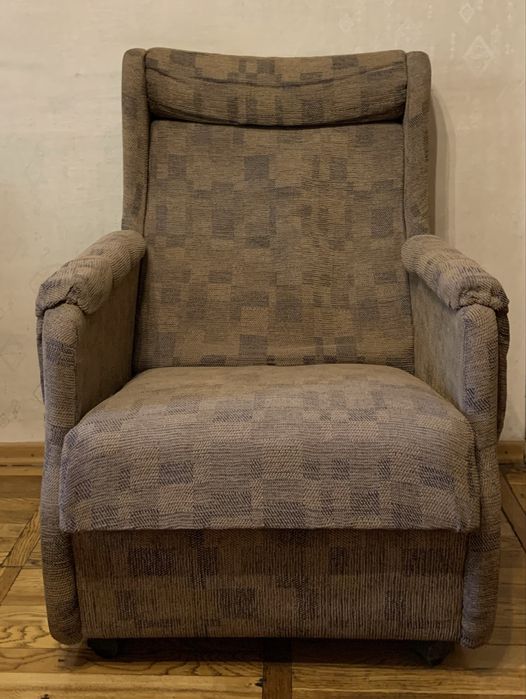 Кресло мягкое б/у