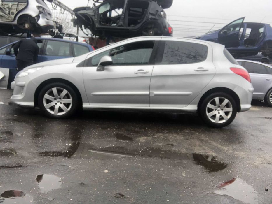 Dezmembrez Peugeot 308 1.6 turbo an 2009 cod motor PSA5FX