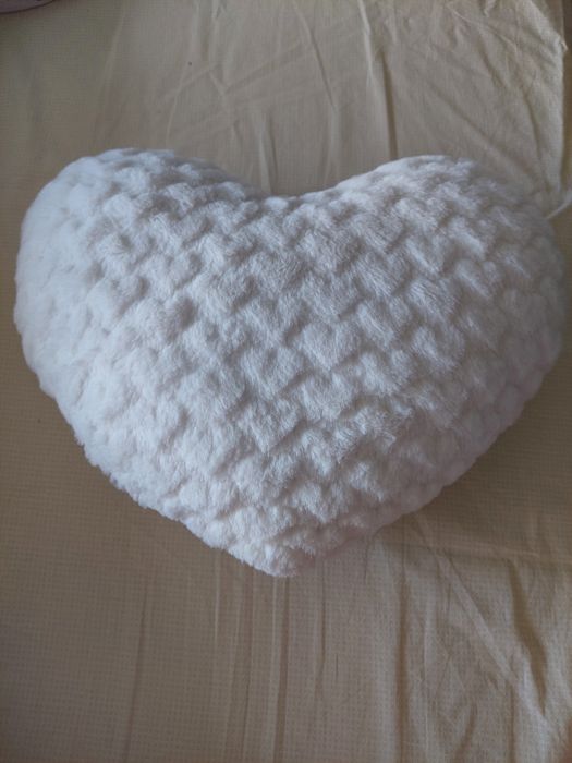 Perina in forma de inima