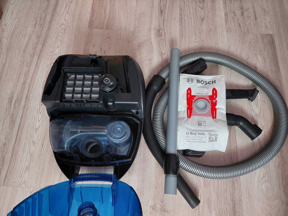 Aspirat Siemens 1500 wati cu sac si cutie ca nou.