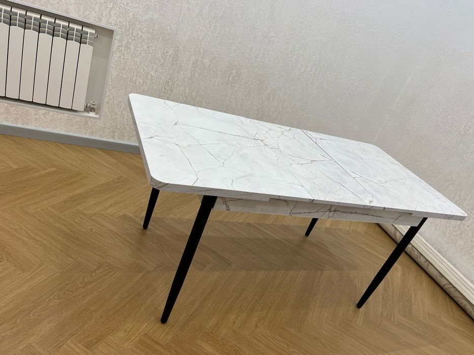 Стол со стульями