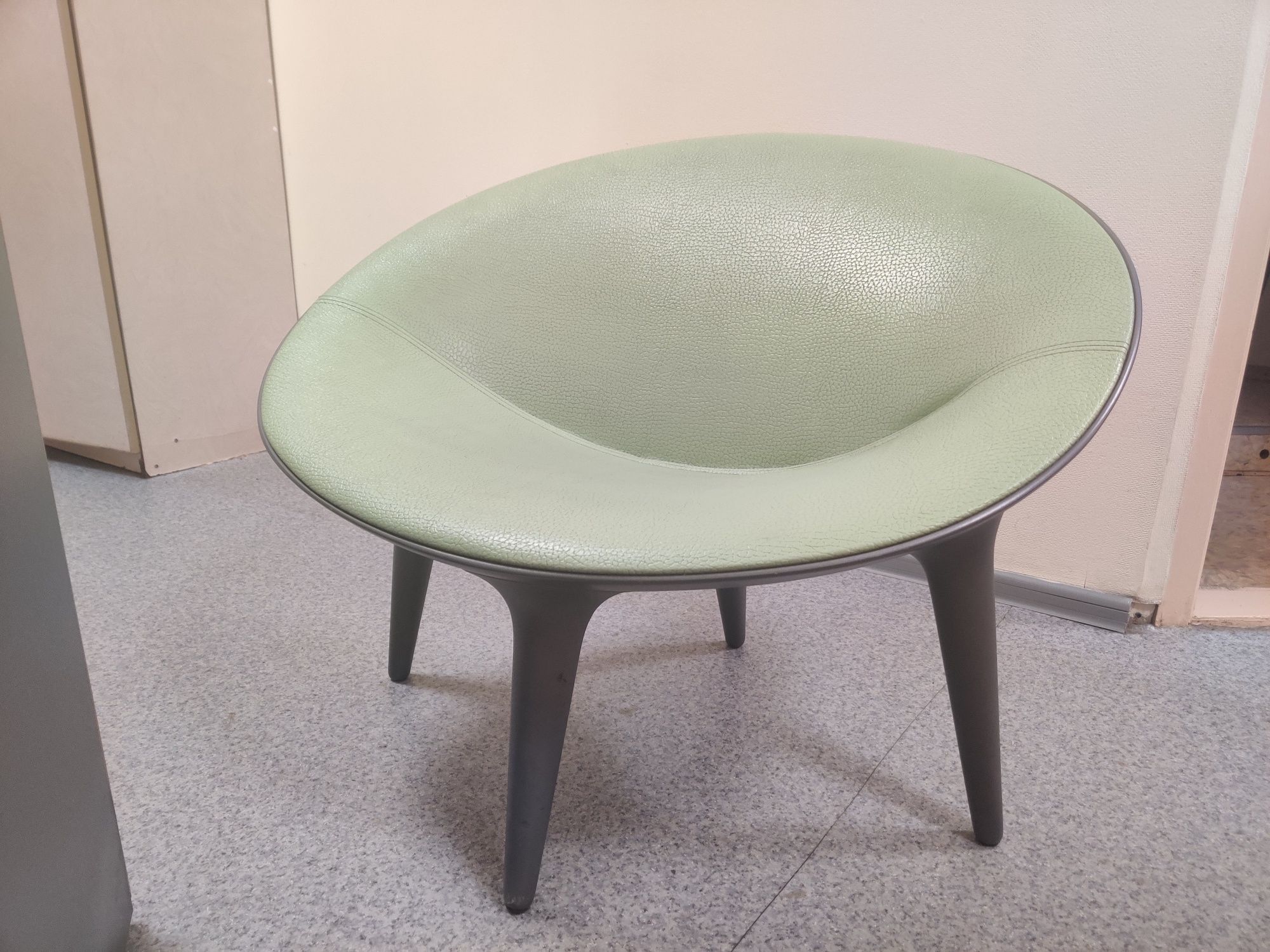 Дизайнерское кресло Philipp Starck Strange Thing Lounge Chair