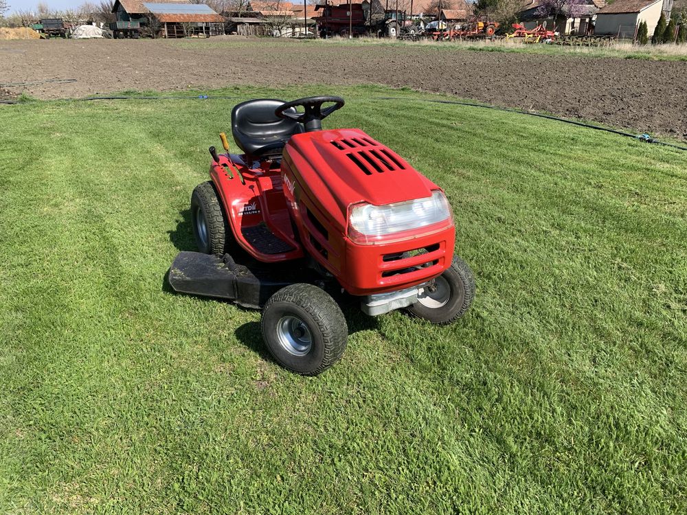 Tractoras de tuns iarba MTD ca nou