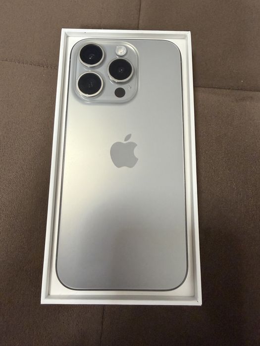 iPhone 15 pro  сив