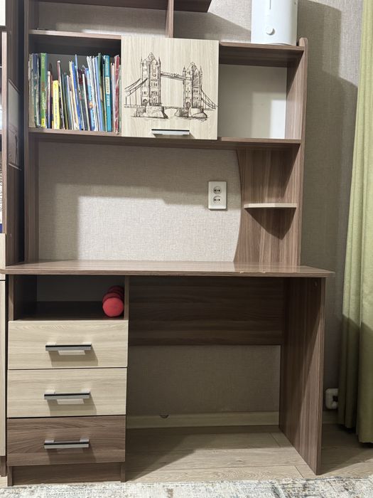 Стол письменный