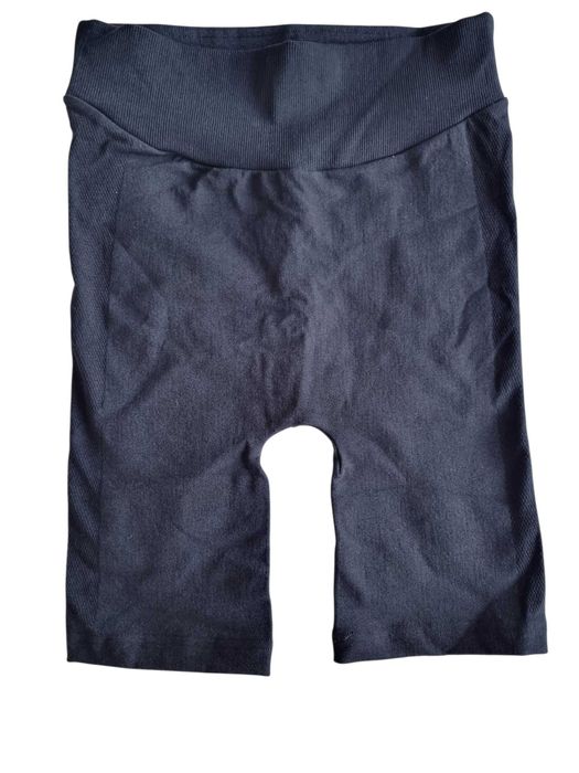 Бюстие и къси клинове Gymshark