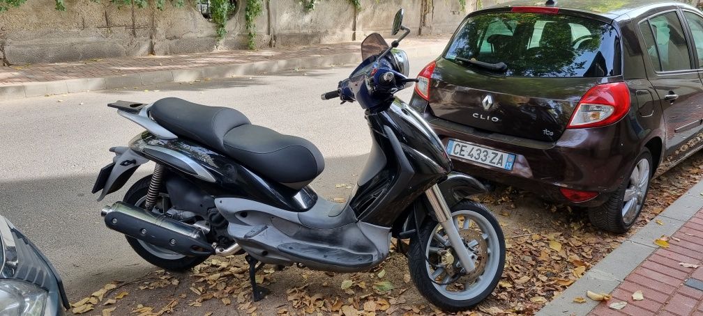 Scuter (scooter) Piaggio Beverly 500