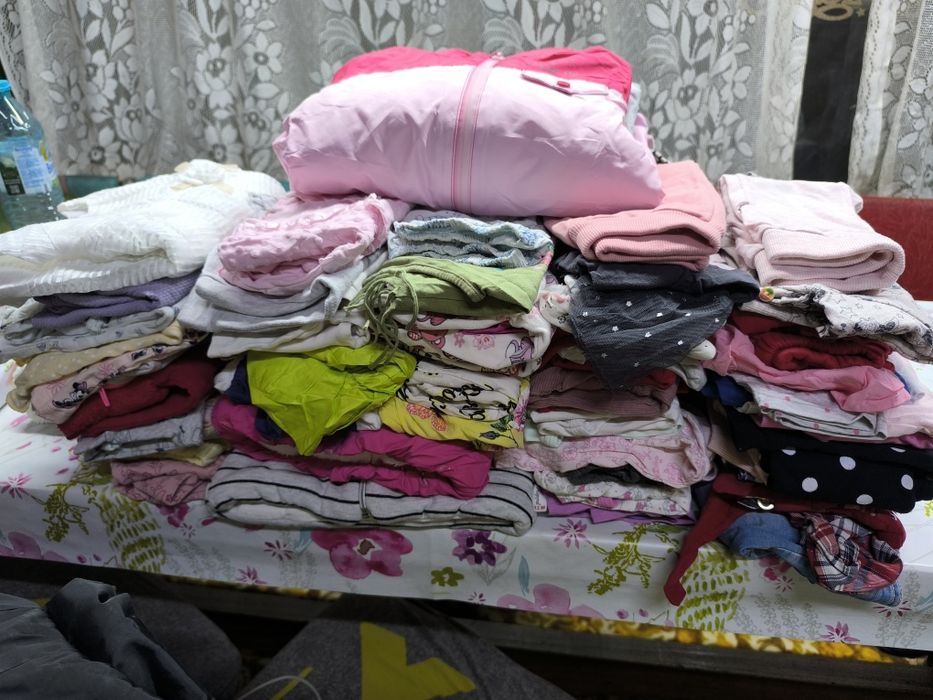 Големи лотове с бебешки дрешки за момиче от 0 до 18 месеца