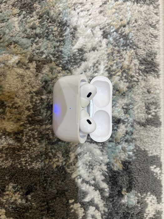 Использованный Аirpods pro (Использована 1 месяц)