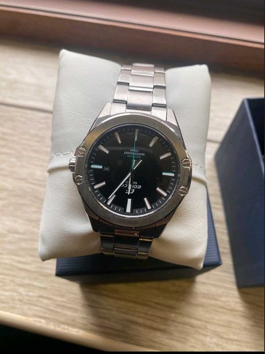 Casio Edifice в перфектно състояние