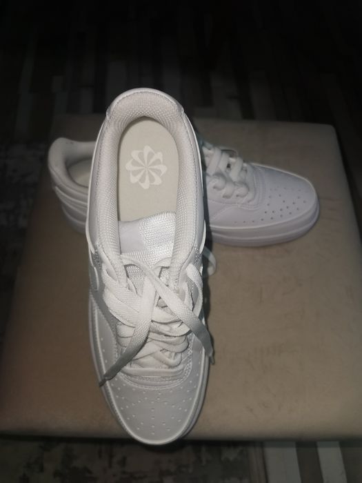 Adidasi Nike marimea 40(25,5cm)