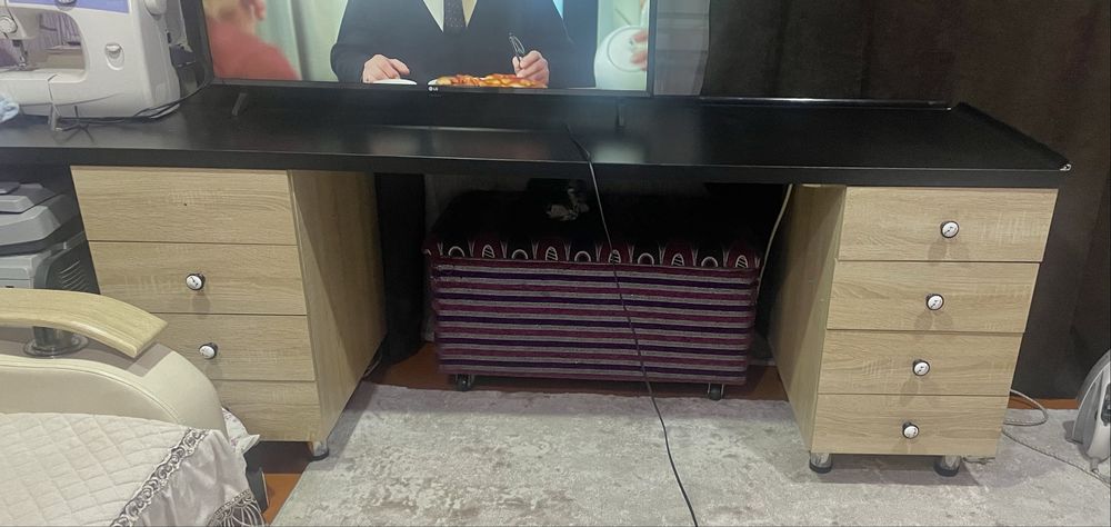 Большой стол