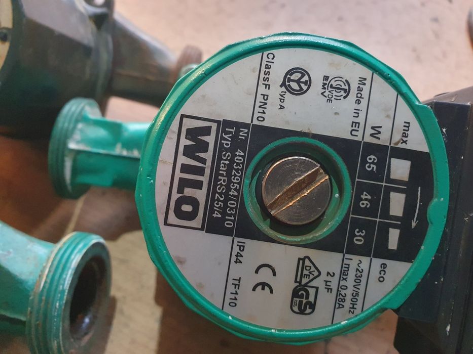 Продавам помпи за парно