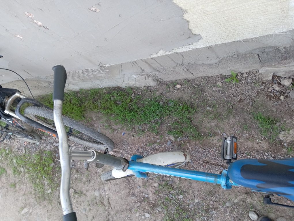 Продам велосипед складной  срочно только педальную аппарат сломан