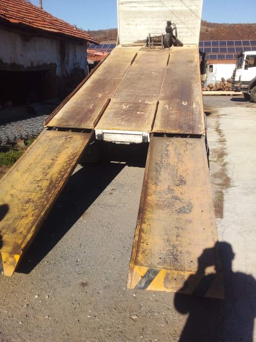 Камион марка Мерцедес