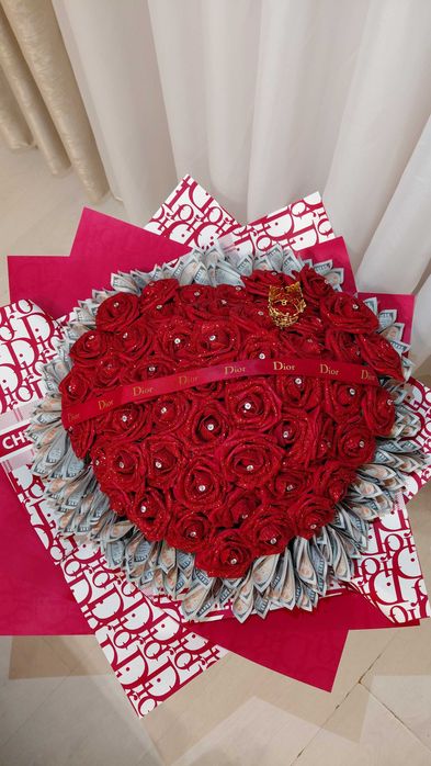 Луксозен букет Dior