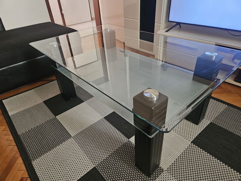 Холна маса от стъкло