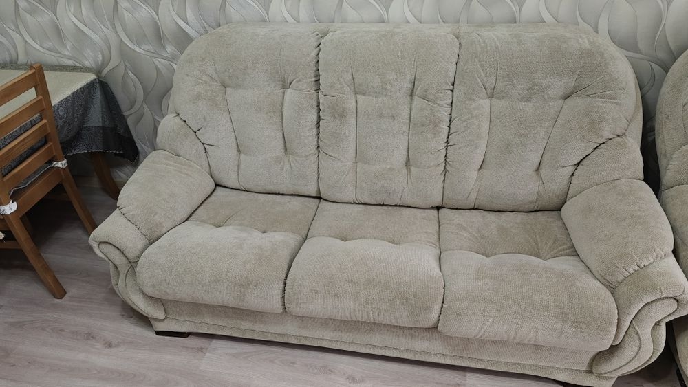 Продается диван с креслами