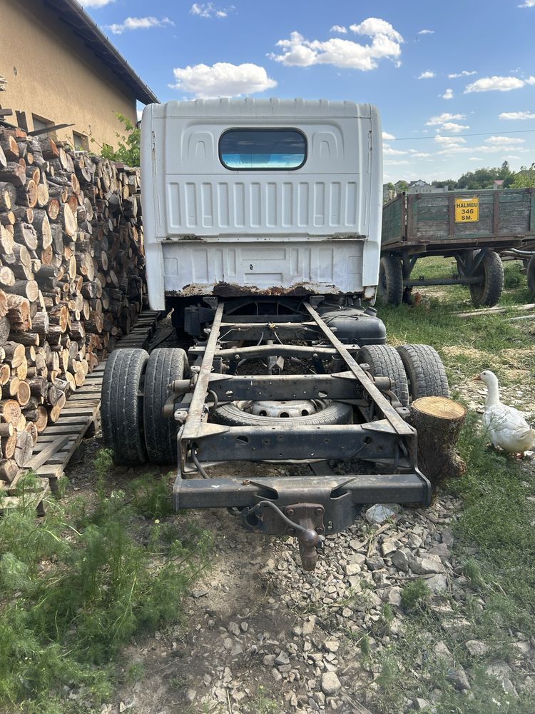 Nissan cabstar.
