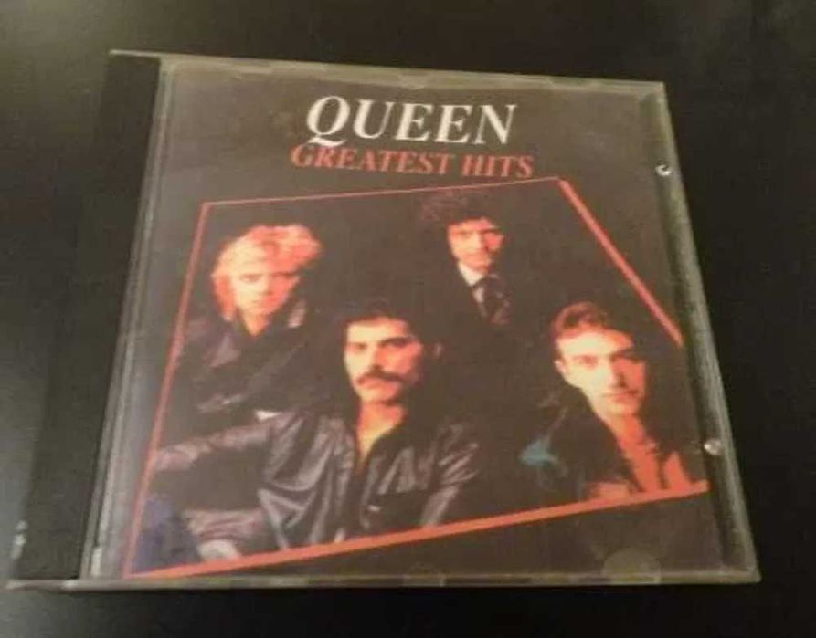 CD-uri audio originale  cu formatii si cântăreți consacrați