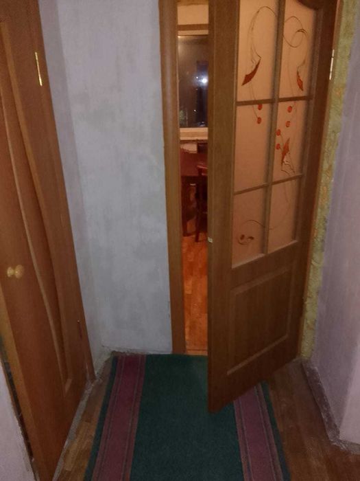 Хозяин Сдам просторную 1 к.кв около стадион Химик 4 этаж длительный