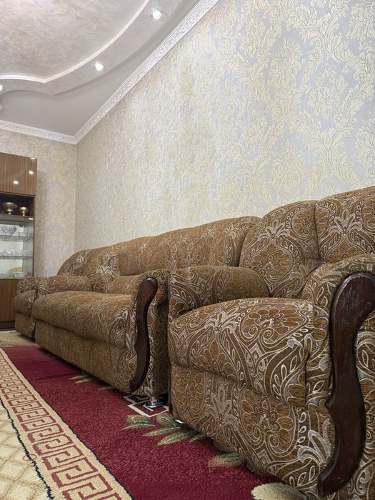 Продается диван и кресла