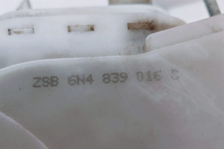 Broasca Usa  dreapta spate    6N4839016C Volkswagen VW Polo a 3-a gen