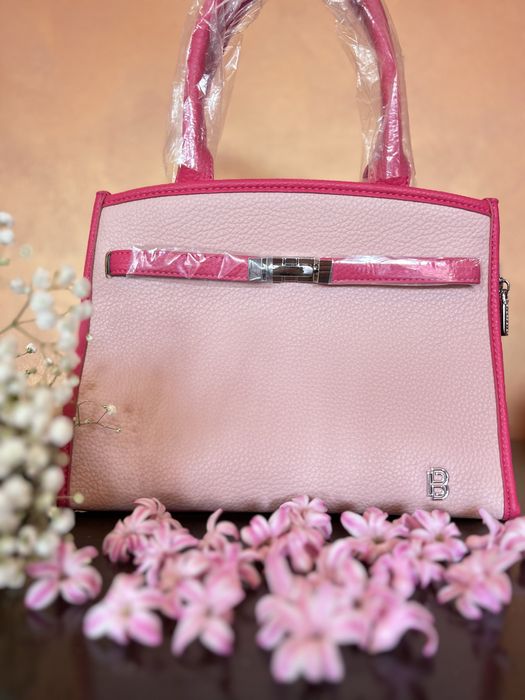 Чисто нова чанта 27см на 20см