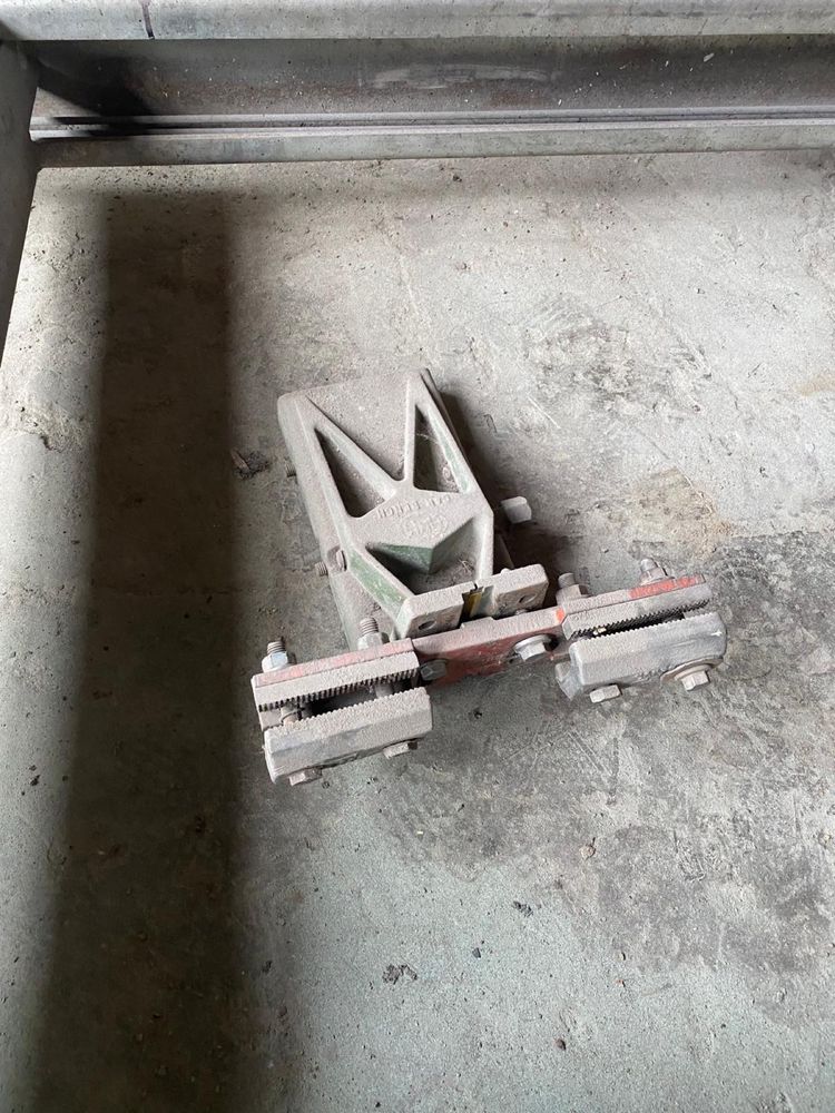 Stand,elevator indreptat caroserii