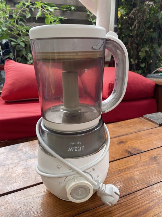 Aparat de gatit la aburi