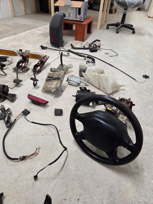 Части за Тойота РАВ 4  1995 г. първа генерация 3 врати ляв волан