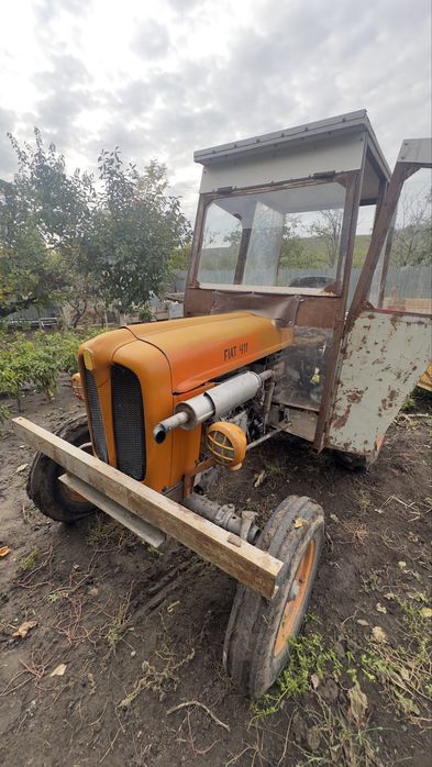 Vând tractor Fiat 411R