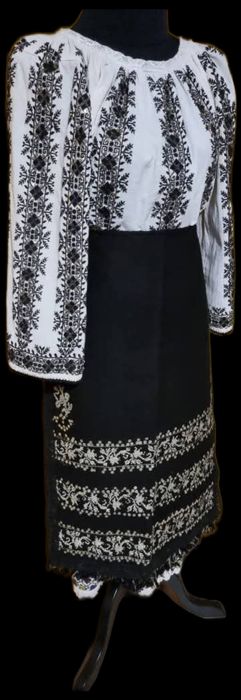 Sorturi, catrinte, zavelci, oprege, costum popular