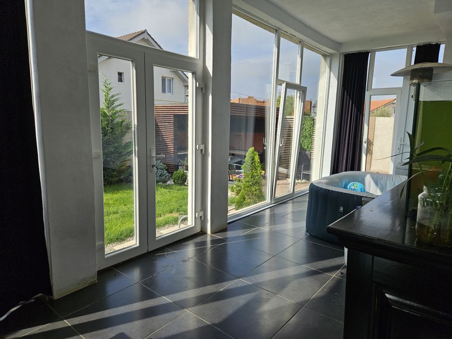 Casa moderna complet echipata premium
