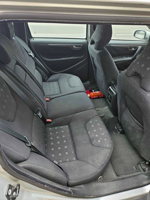 Продавам Volvo V70
