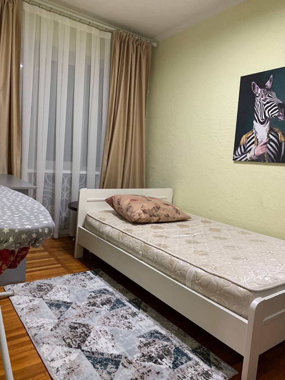 Квартира на С.Азимова 3/3/5 общ пл 80м,77серия Евро с мебелью