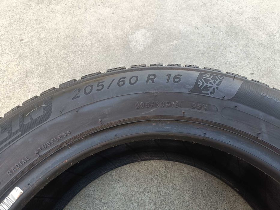 Doua anvelope iarna 205 60 16 michelinalpin 6 profil 7,8 mm 2023
