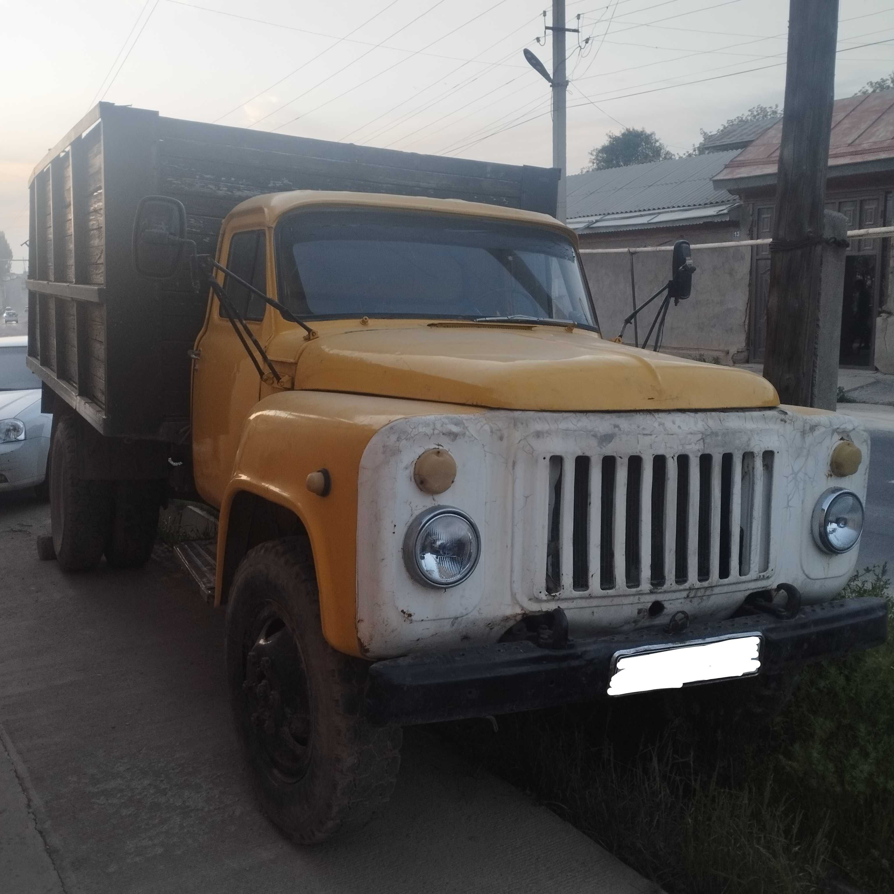 Gaz 53 sotiladi.