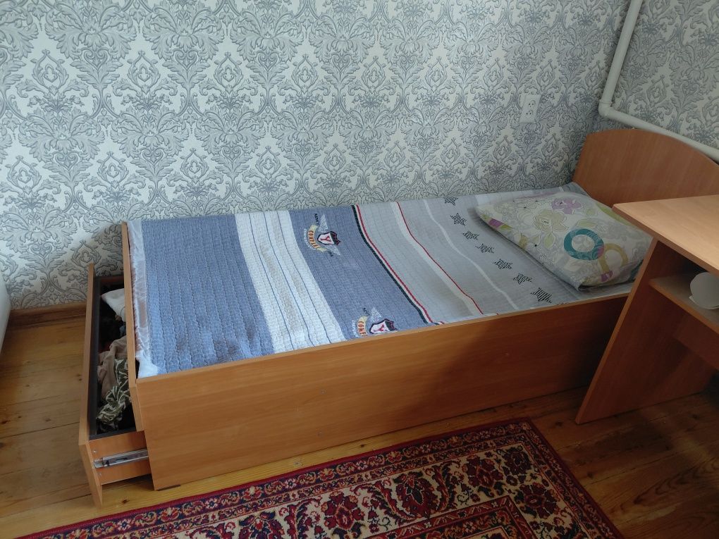 Кровать 2 штук б/у в отличном состояние