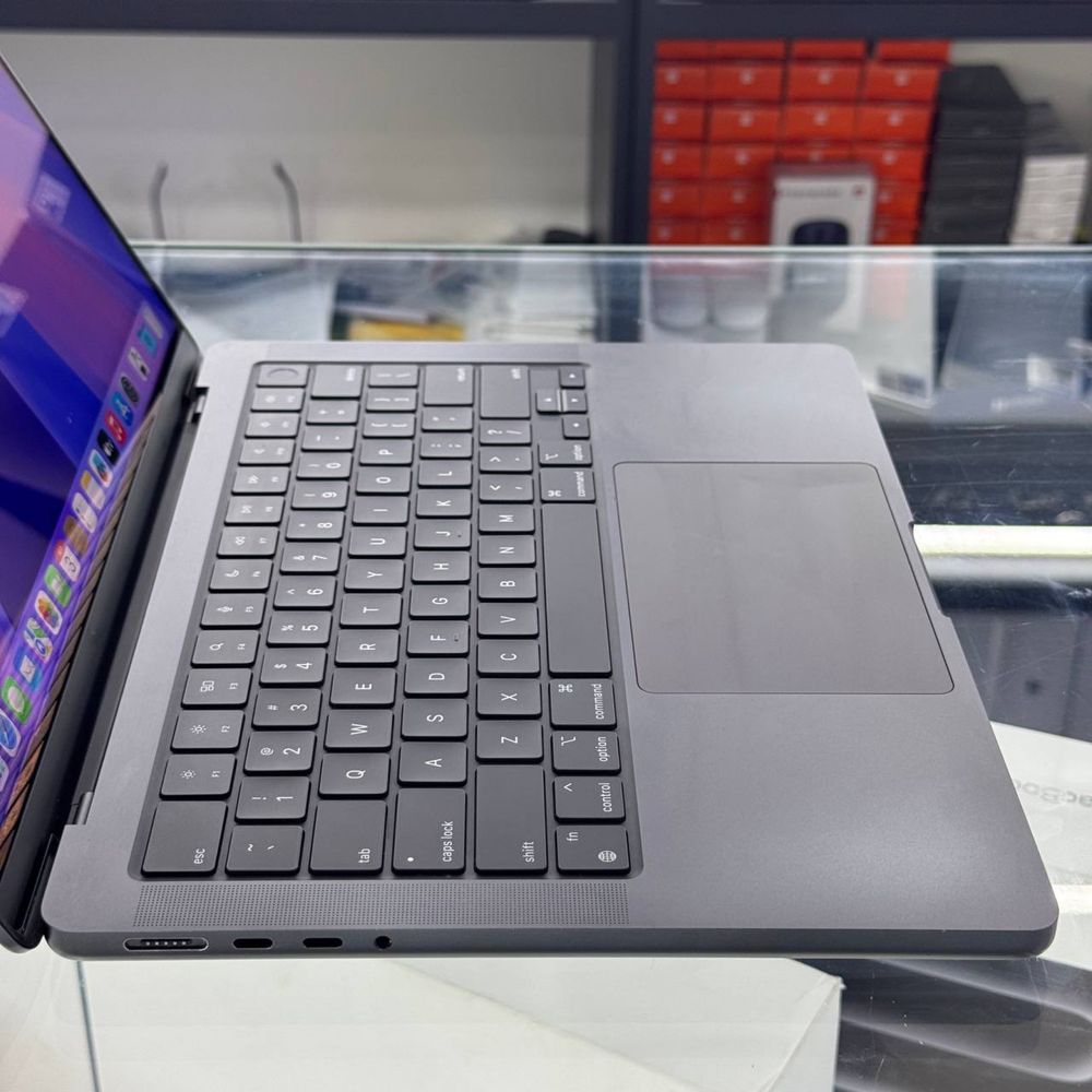 Macbook Pro 2023 / M3 Pro / 18 / 512 / 83-97%