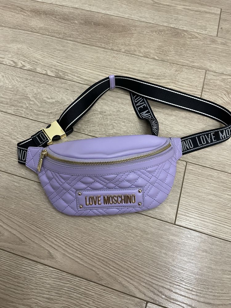 Чанта за кръст LOVE MOSCHINO