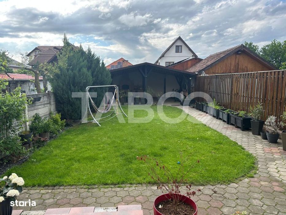 Casa cu 5 camere construita in 2012 in zona Vasile Aaron din Sibiu