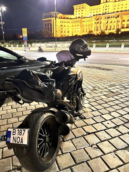 Urgent Ducati Diavel 2015 black edition