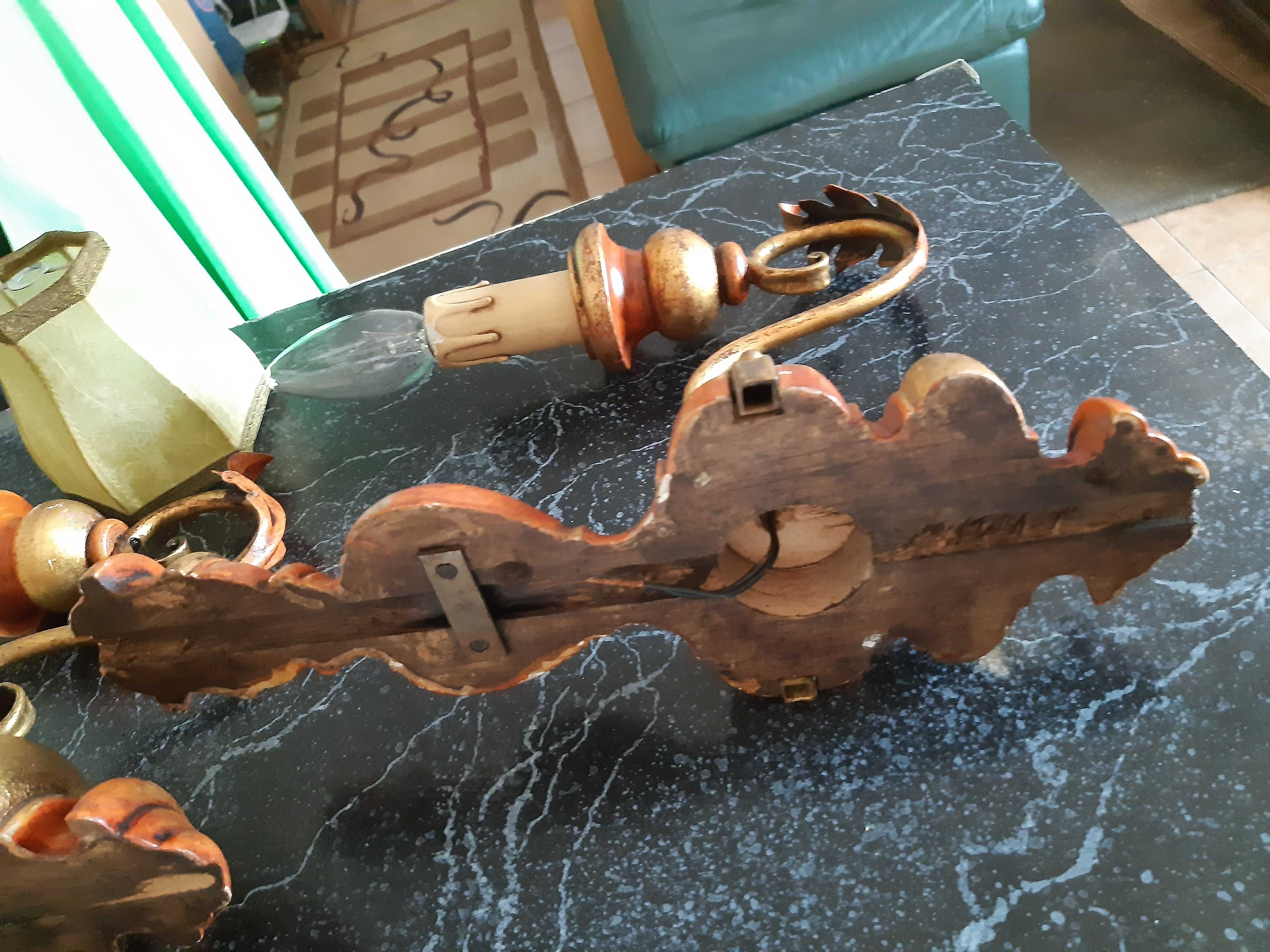 Set aplice din lemn cu ornament metalic si abajururi hartie cerata