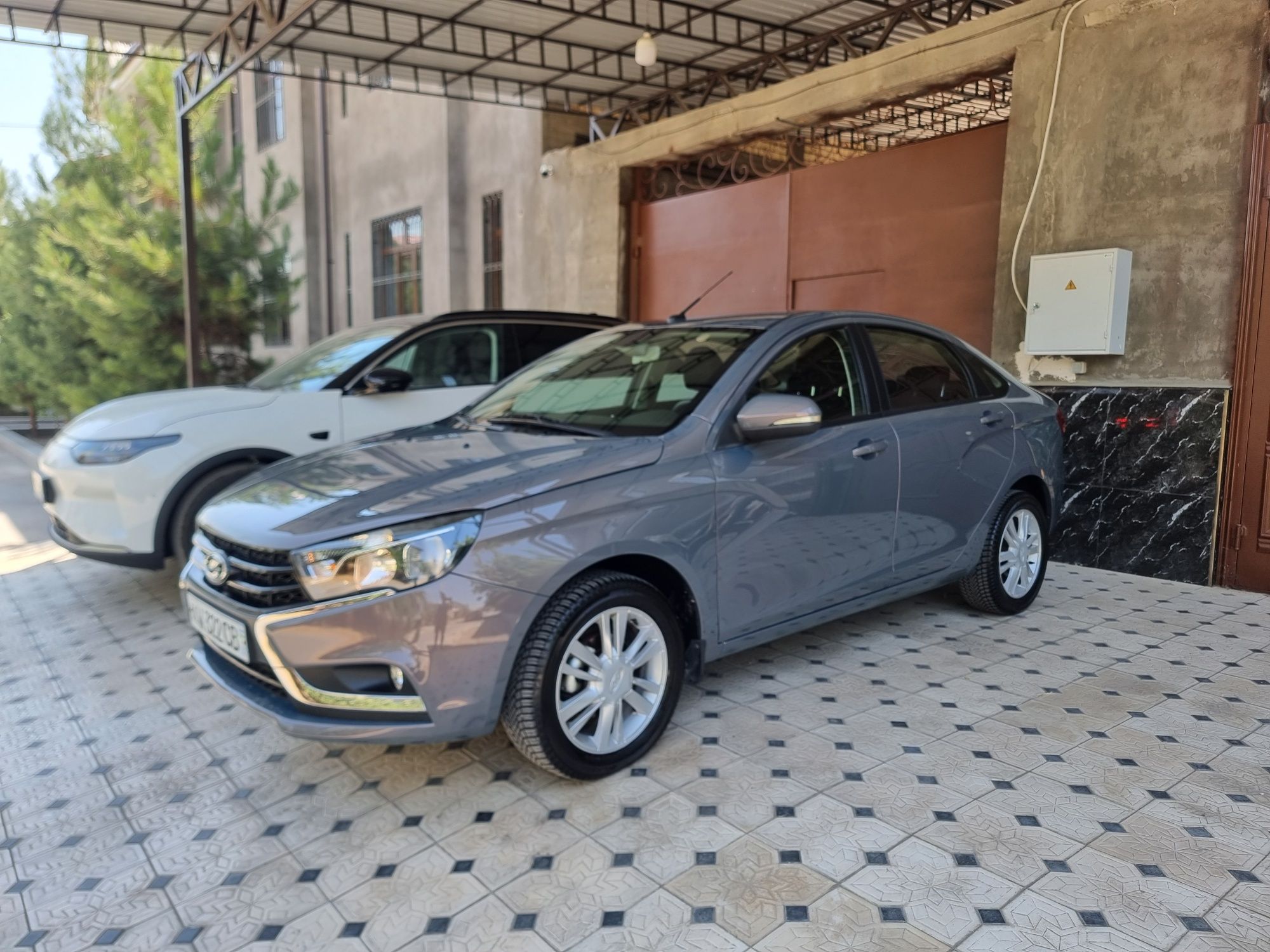 Продаётся Lada Vesta LUX