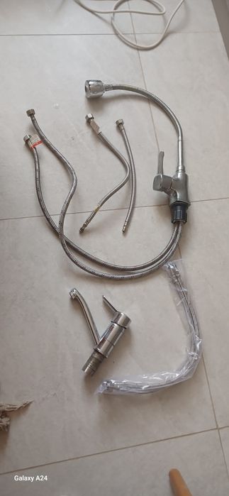 Продам смесители для кухни и для раковины